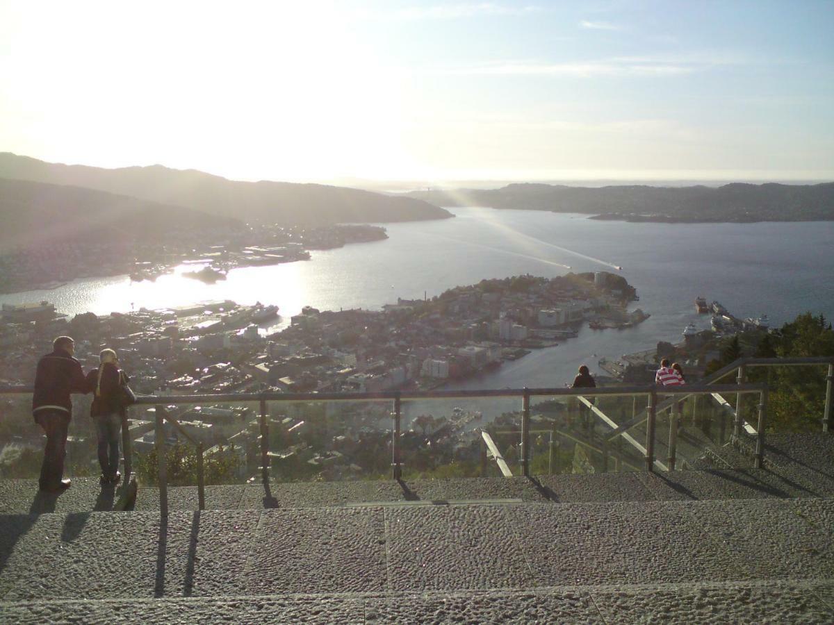Central Location In The Heart Of Historic Bergen Exterior photo